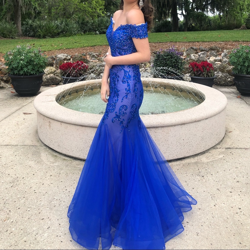PROM DRESS - Picture 2 of 6